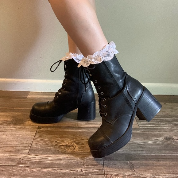 🚫SOLD🚫VINTAGE MUDD ‘TRIXIE’ PLATFORM BOOTS - Picture 2 of 4